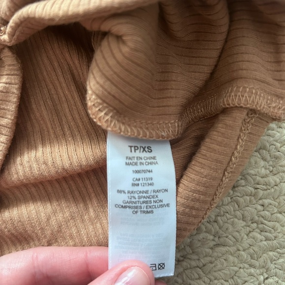 Dynamite Open Front Crop Top - Picture 3 of 4